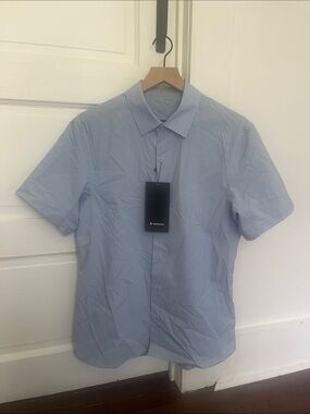 lululemon Men’s Pale Blue Short Sleeve Button-Up Shirt-“down to the wire”